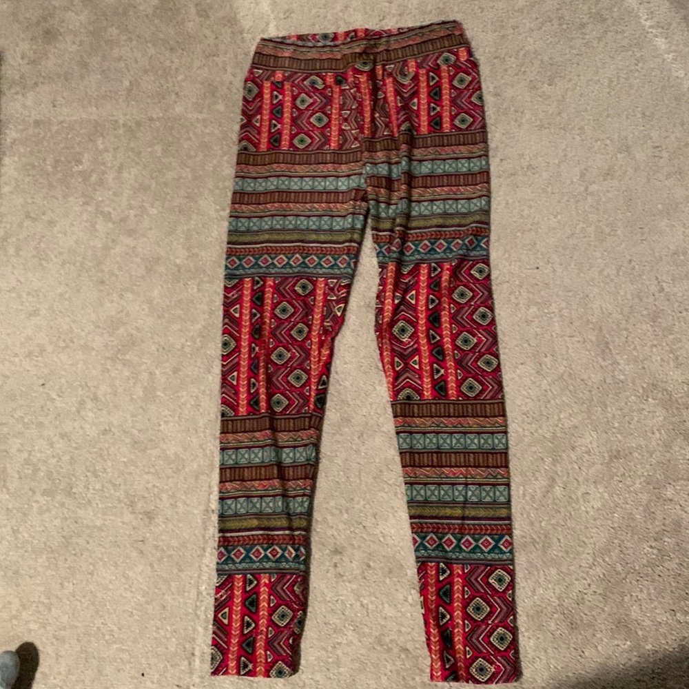 Never worn Women LulaRoe pattern leggings one size fit all